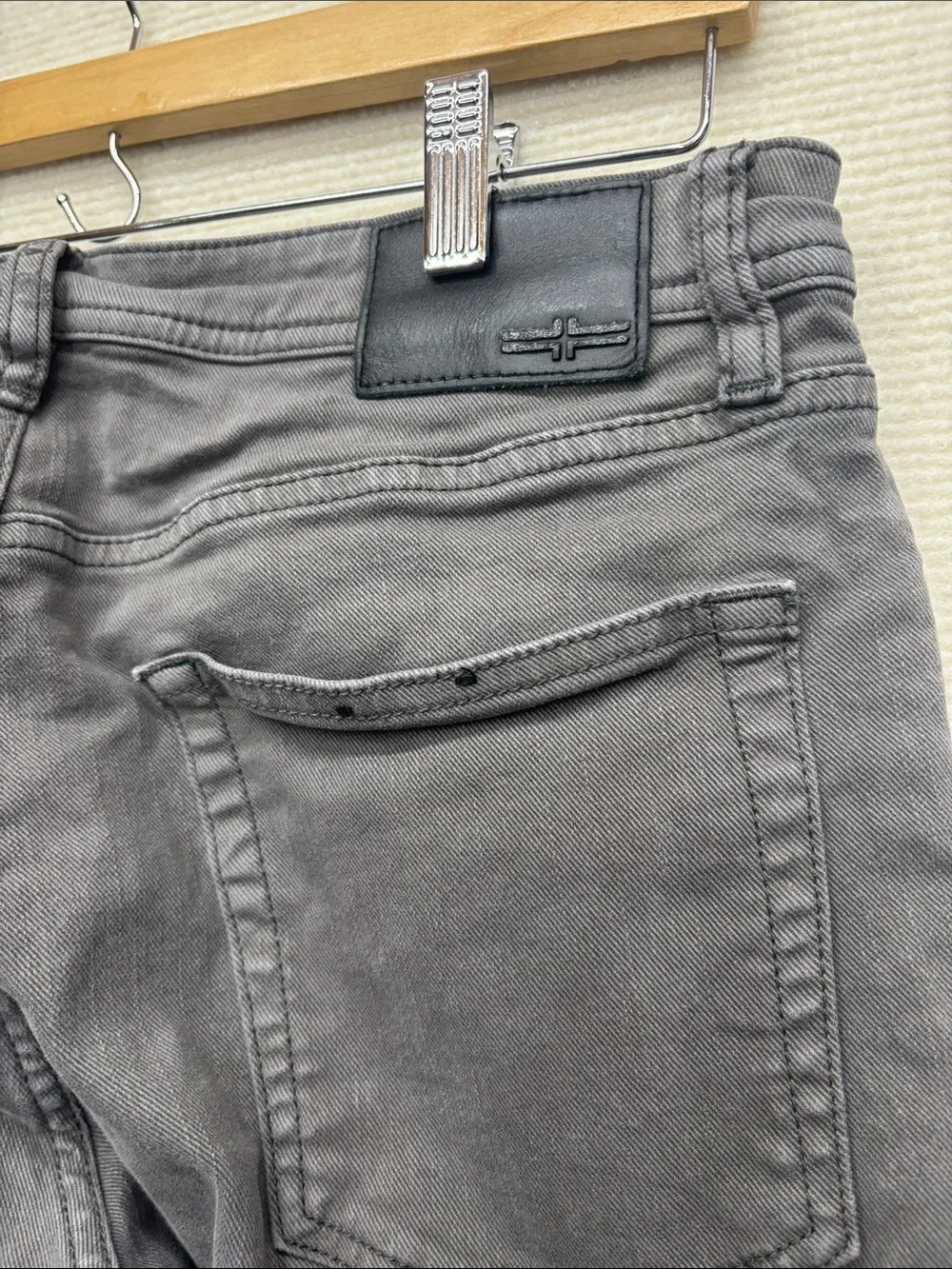 Liverpool Women’s Gray Denim modern straight Jeans 31
